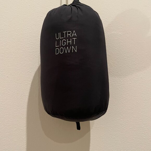 Uniqlo Ultra Light Down Hooded Jacket - Picture 7 of 7